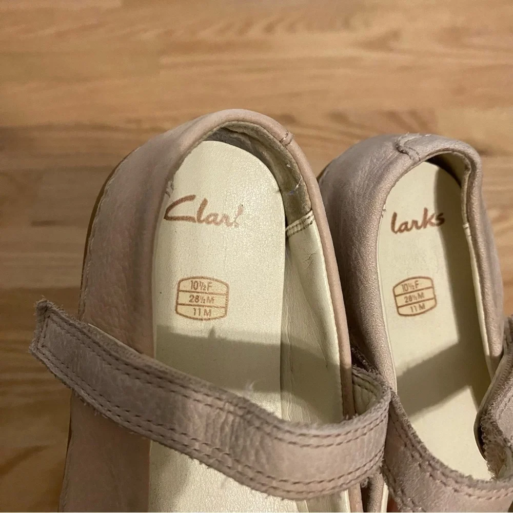 Clarks Leather Mary Jane Flats 10.5 Kids Girls Shoes
